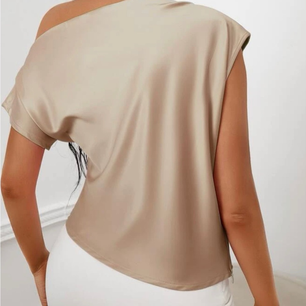Blouse - Picture 2 of 2